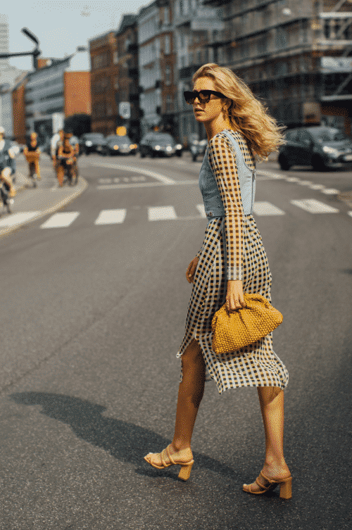 Retro Outfits for Women - 18 Ways to Wear Retro Outfits This Year