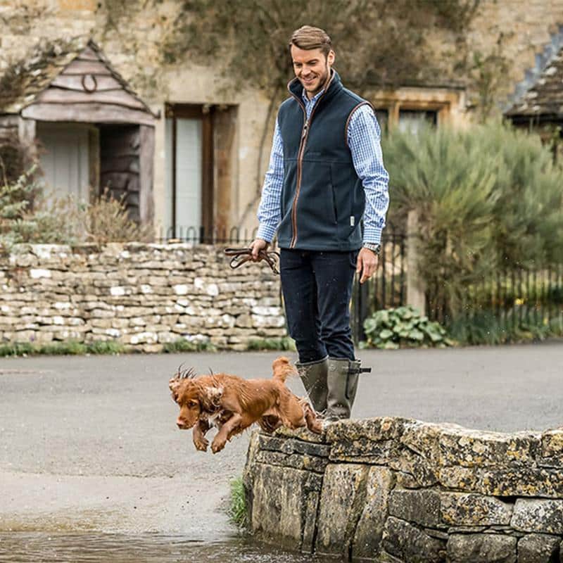 Dog Walk Outfits For Men - 20 Outfits To Wear On A Dog Walk