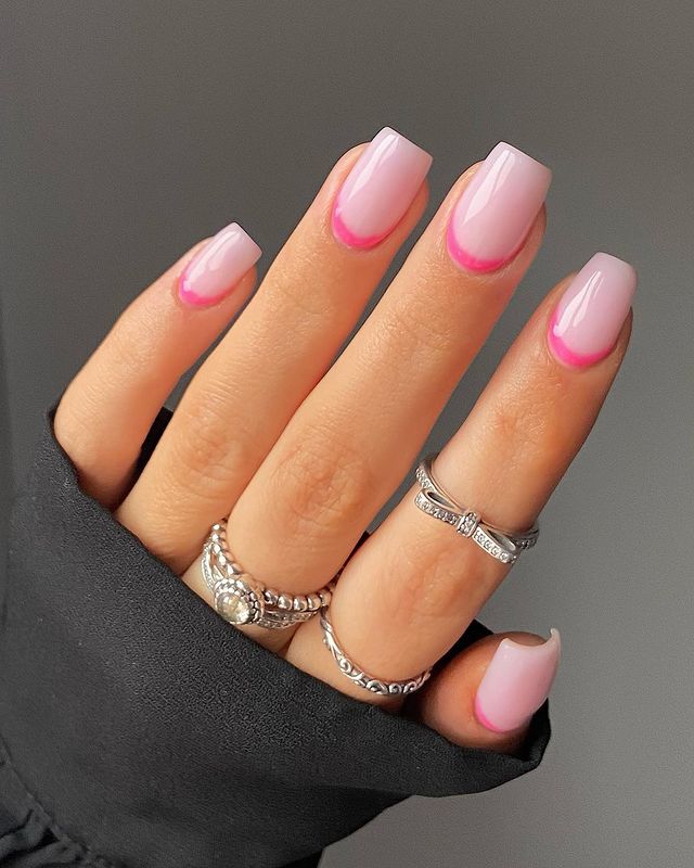 Manicure Ideas Reverse french for short nails