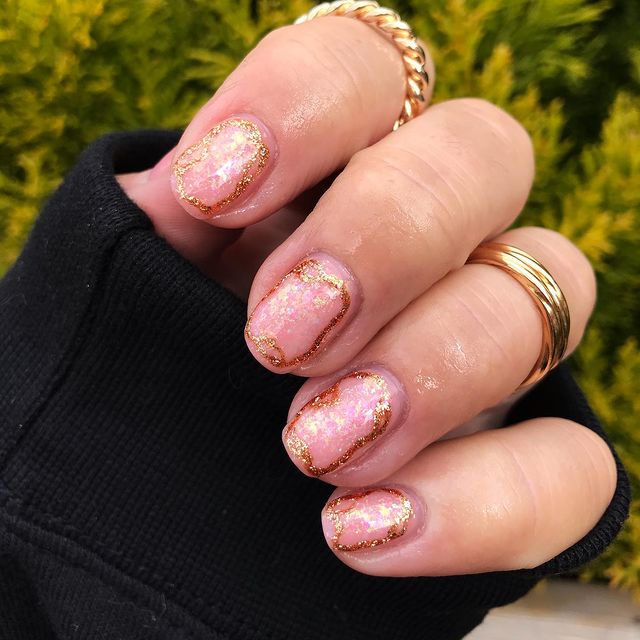 Glitter Manicure Ideas for Short Nails