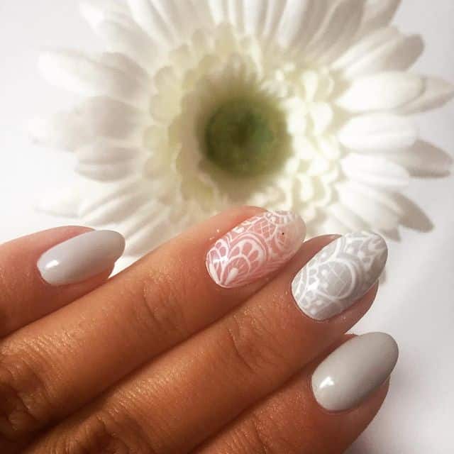Lacy Manicure Ideas for Short Nails