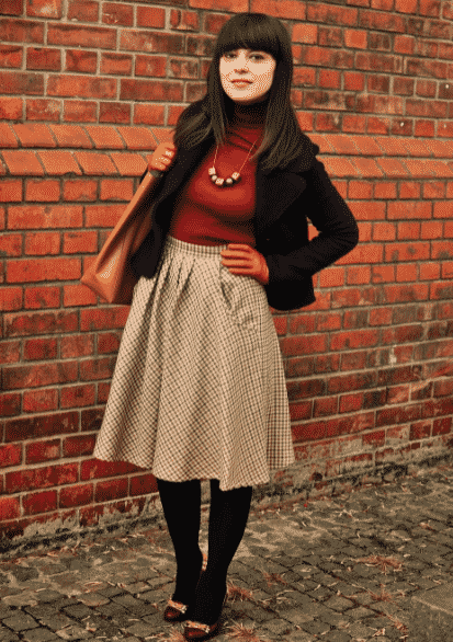 How To Wear Burgundy Sweater - 20 Styling Tips