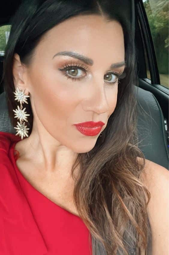 hair and makeup ideas for red dresses