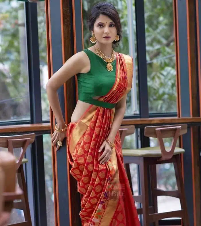 How to Wear Sarees With Belts