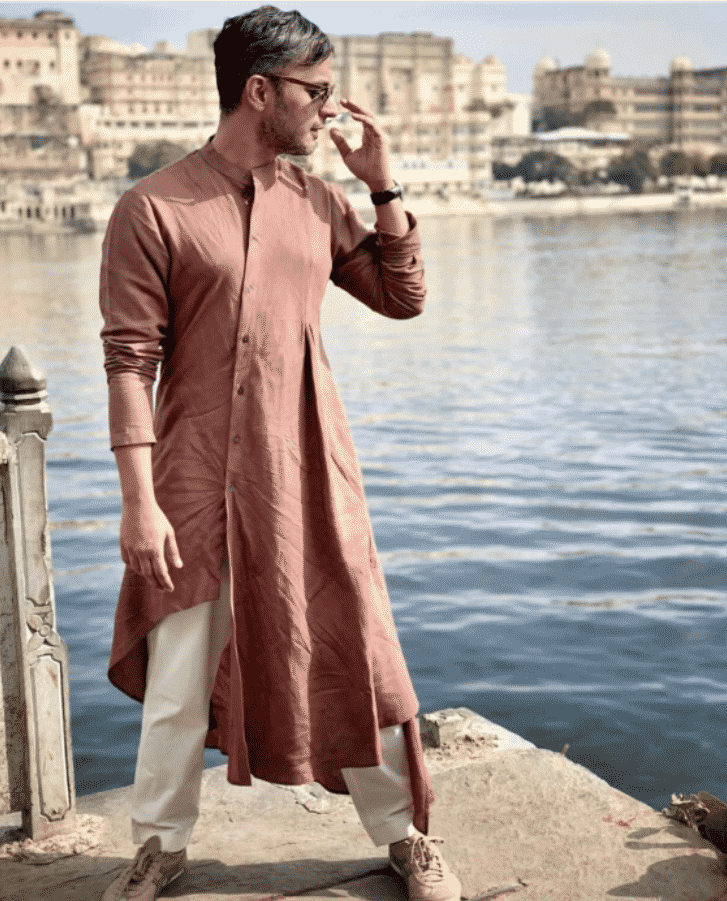 17 Fun Holi Outfits for Men - What to Wear for Holi 2022?