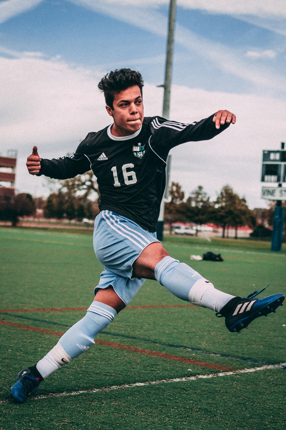 20 Soccer Outfits for Men - What to Wear to a Soccer Game?
