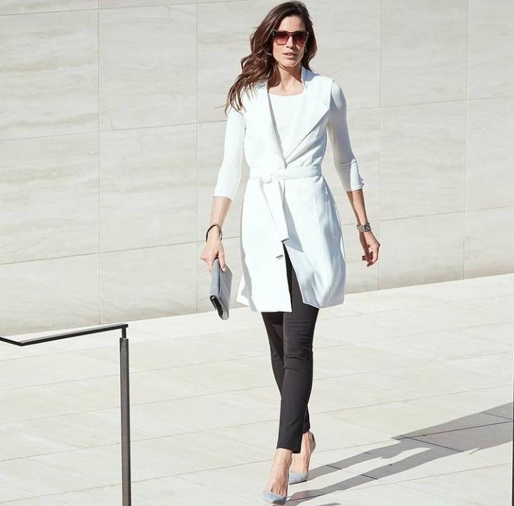 Sleeveless Trench Coat Outfits