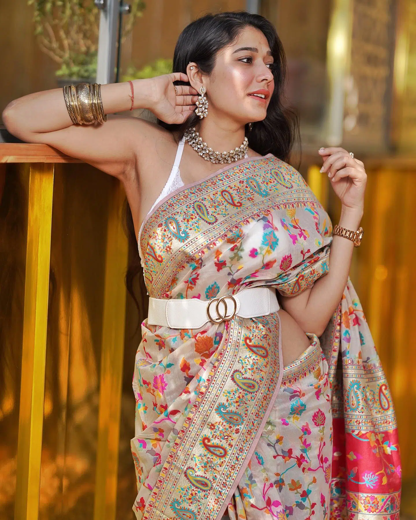 banarasi-saree-with-a-belt