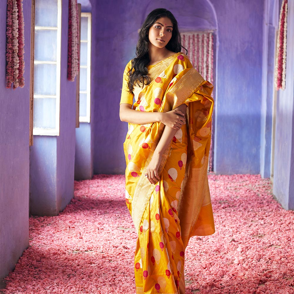 monotone-banarasi-saree-designs