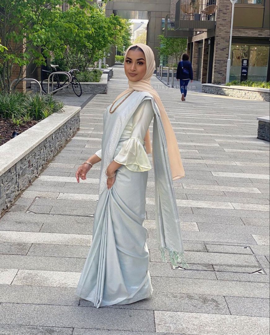 modern saree with hijab style 12
