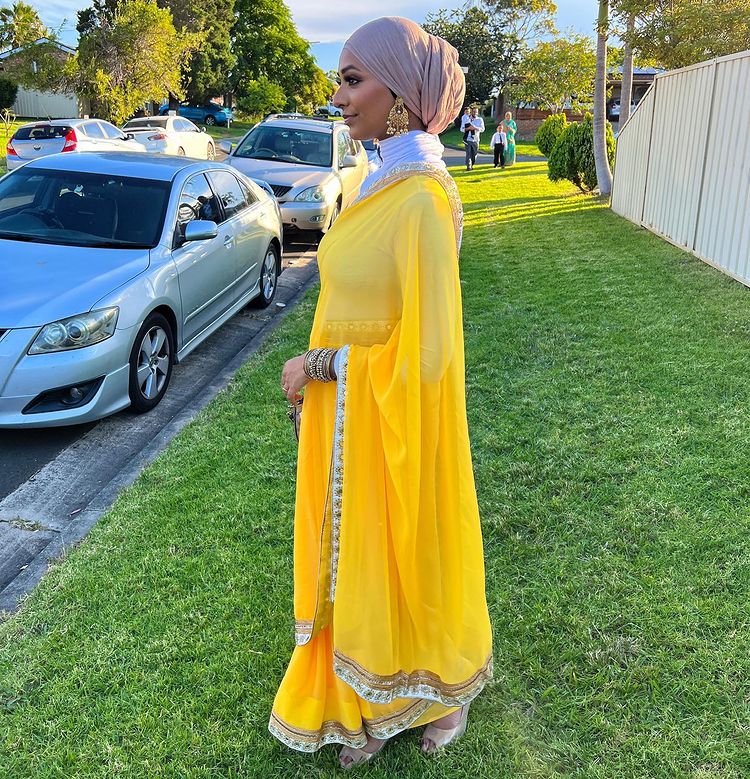 modern saree with hijab style 8