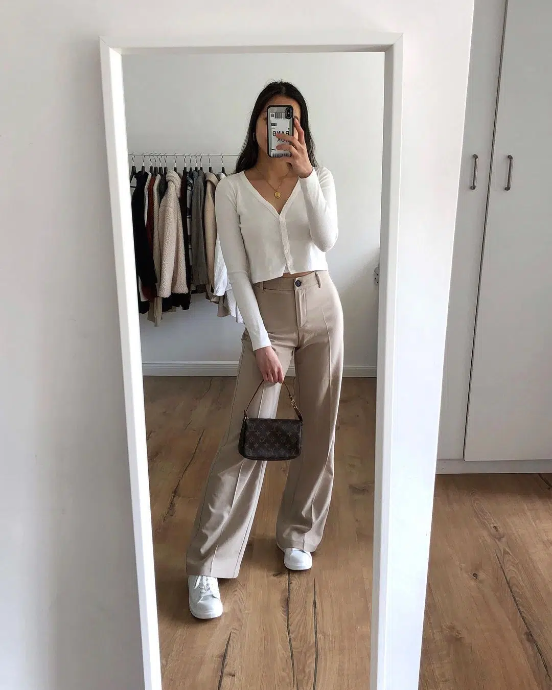 Beige Pants Outfits ideas 12