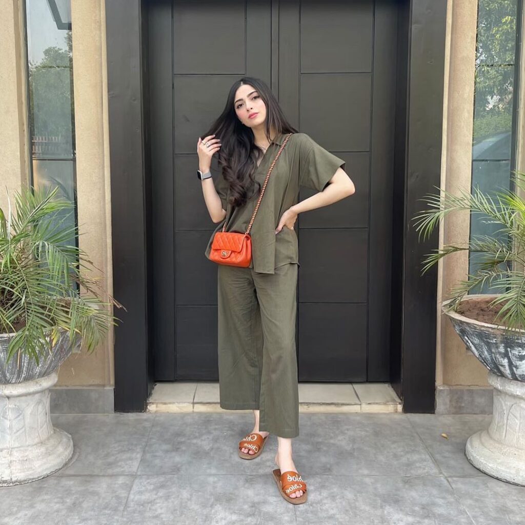What To Wear To A Dinner In Summers? 21 Outfit Ideas