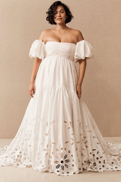19 Unique Wedding Dresses for Florida Brides