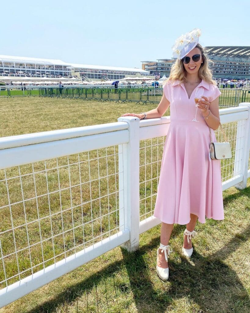 What To Wear At The Races - 20 Dress Code Guide & Tips
