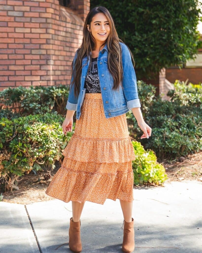 22 Cute Crepe Skirt Outfit Ideas & Styling Tips