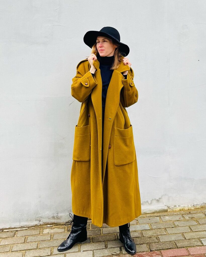 Long Wool Coat Outfit Ideas - 22 Ways To Style Them