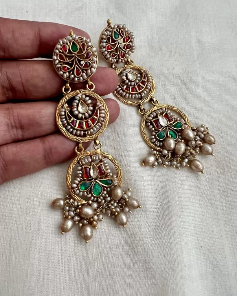 earrings for round face