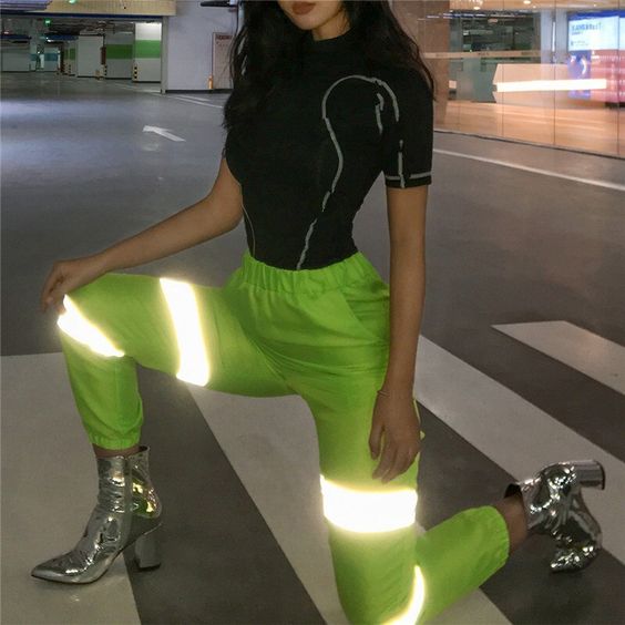 50 Best Glow In The Dark Outfits to Try