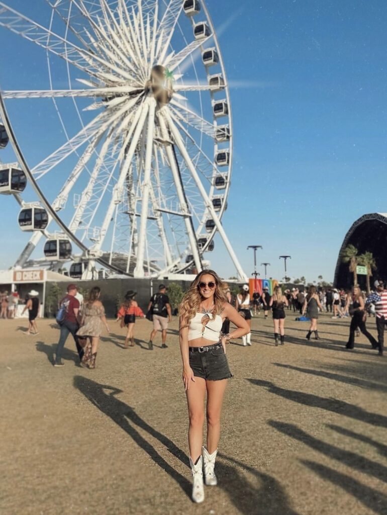 15 Fab Stagecoach Outfit Ideas You Should Try