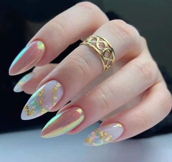 25 Best Christmas Nail Designs You Should Try | Outfit Trends