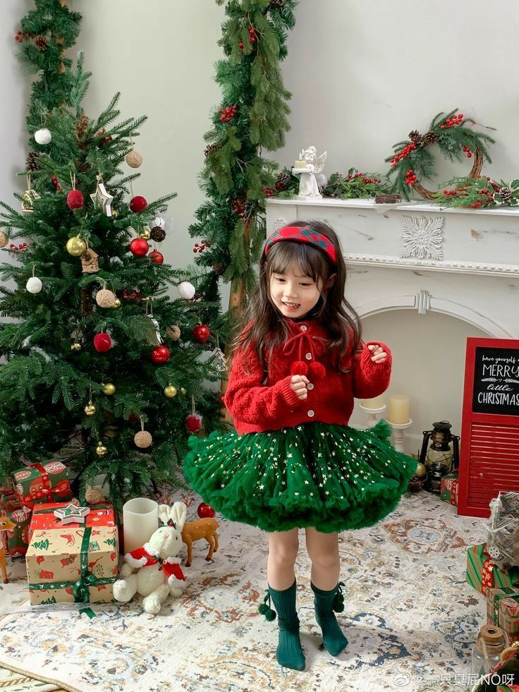 20 Cute Christmas Outfits for Babies and Toddlers This Year