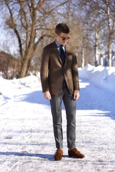 How to Wear Grey Pants with Brown Shoes? 7 Tips for Men