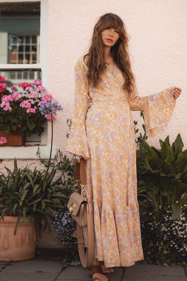 How To Wear Maxis Dress? 17 Outfit Ideas and Styling Tips