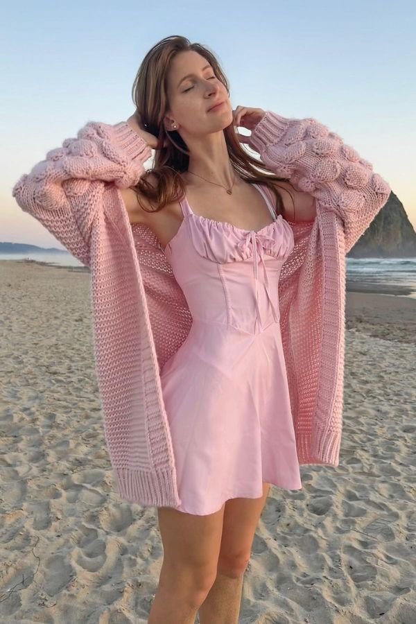How to Style Pink Sweaters? 15+ Outfit Ideas